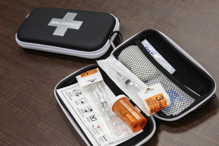 VPD Officers to Carry Naloxone Amid Overdose Complaints: A Response to Vancouver’s Opioid Crisis